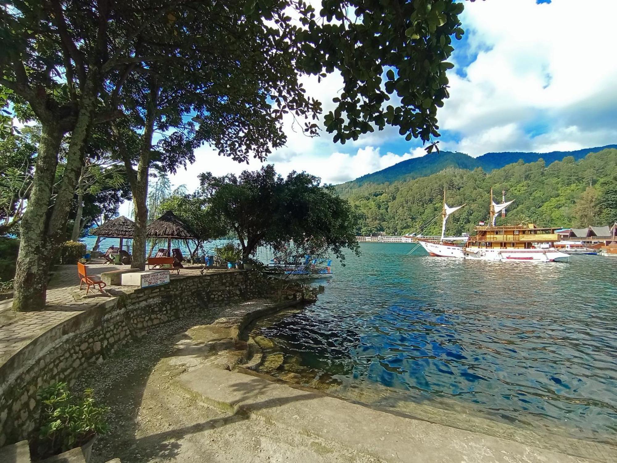 Pandu Lakeside Hotel Parapat Exterior foto