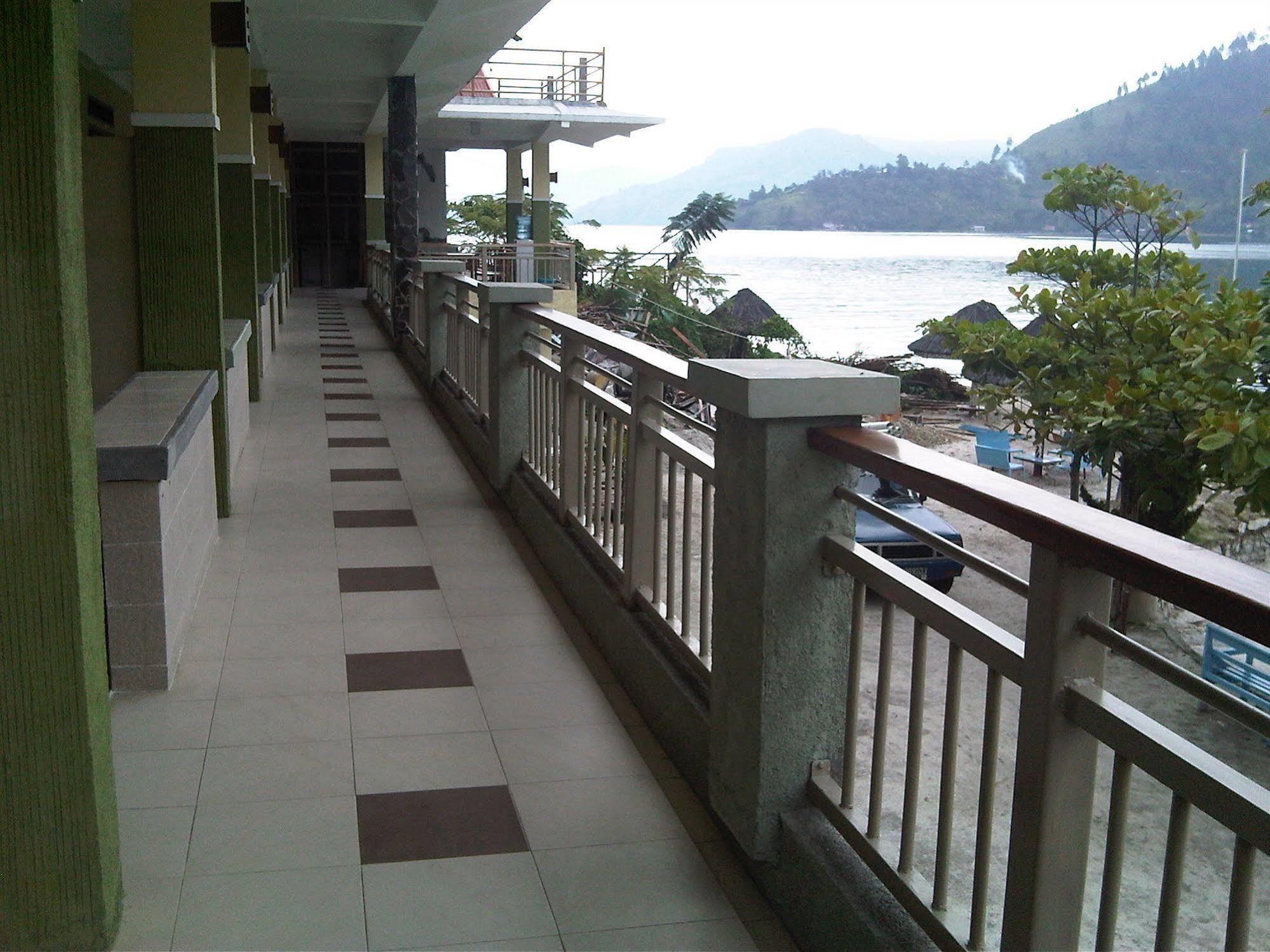 Pandu Lakeside Hotel Parapat Exterior foto