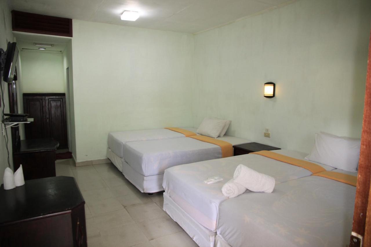 Pandu Lakeside Hotel Parapat Exterior foto
