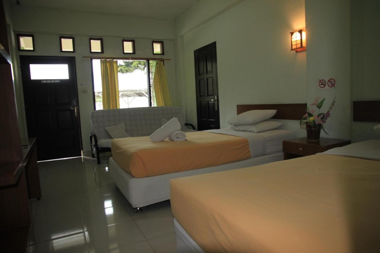 Pandu Lakeside Hotel Parapat Exterior foto