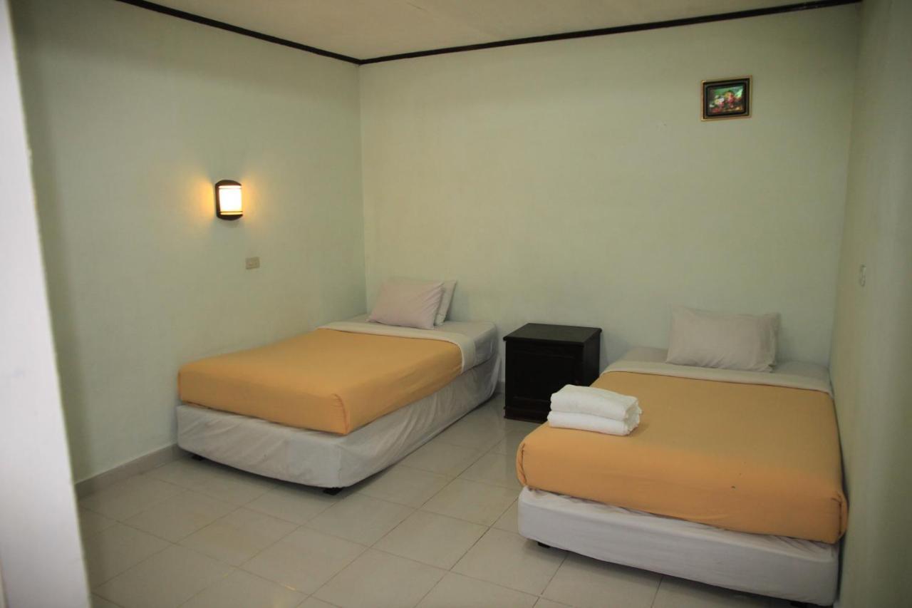 Pandu Lakeside Hotel Parapat Exterior foto