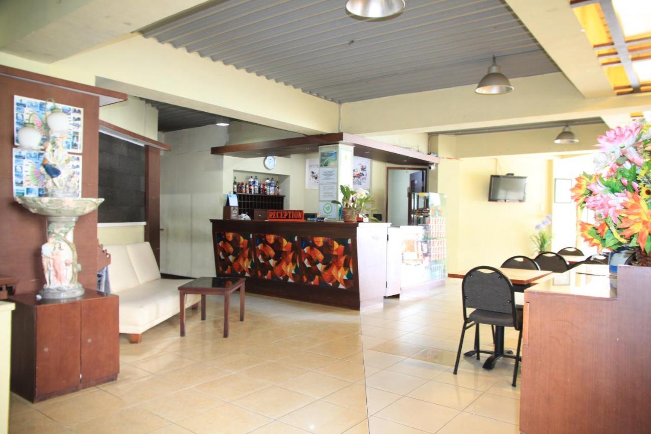Pandu Lakeside Hotel Parapat Exterior foto