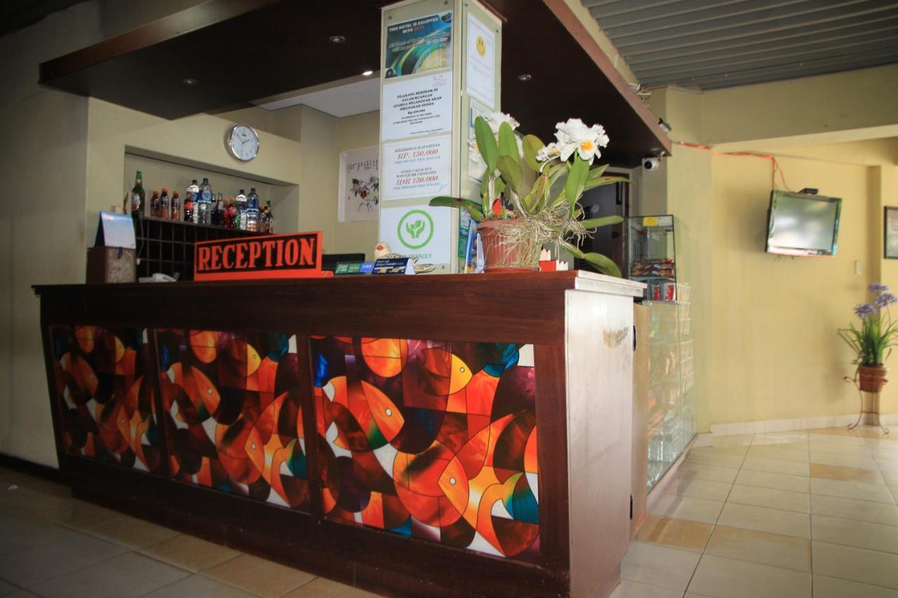 Pandu Lakeside Hotel Parapat Exterior foto